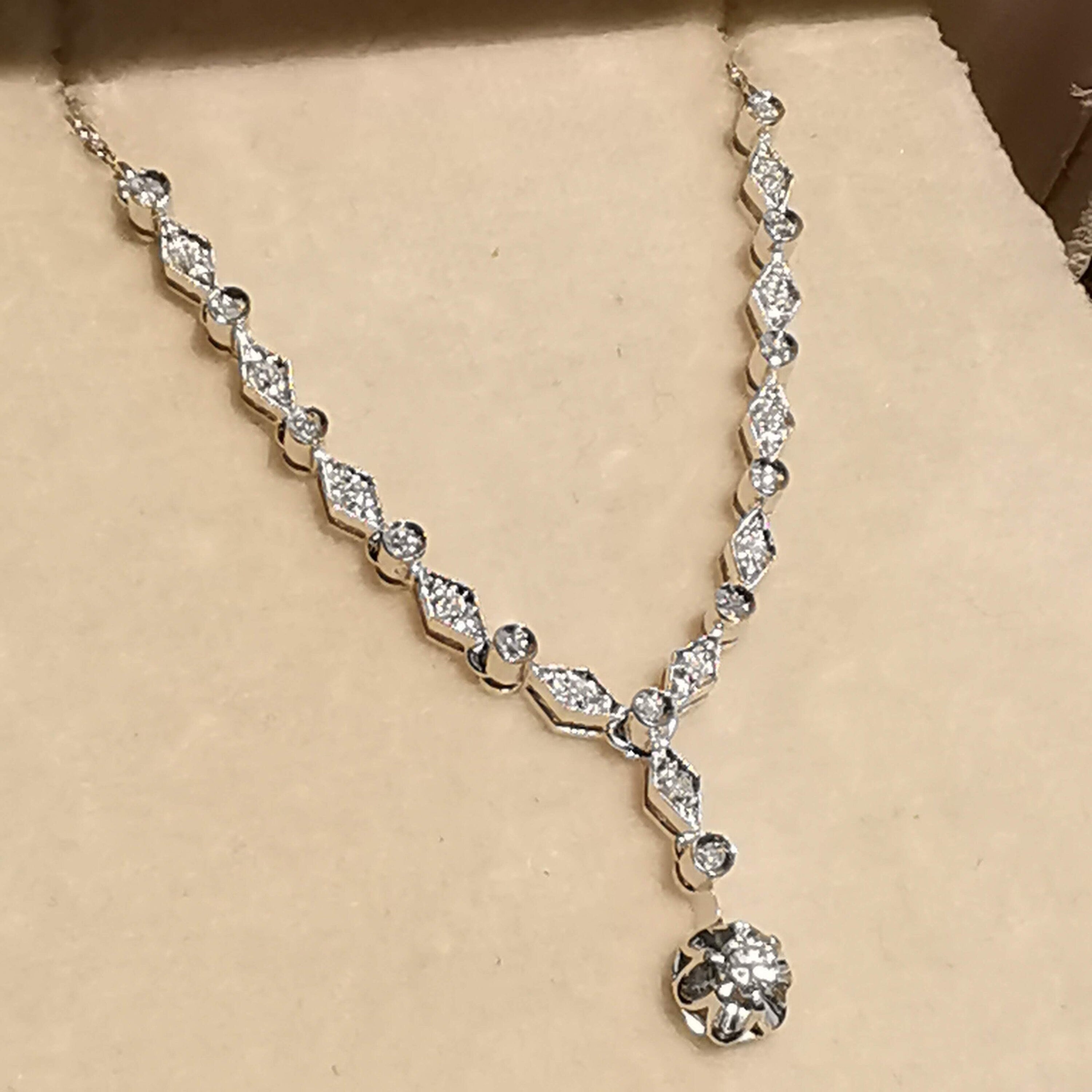 1940s Art Deco Diamond Necklace: 18k White Gold Choker