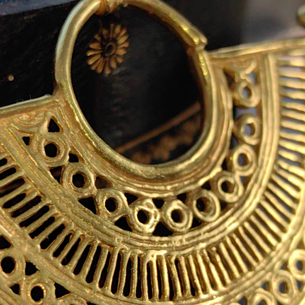 Vintage 18k Yellow Gold Egyptian Style Pendant: Filigree Boho Statement