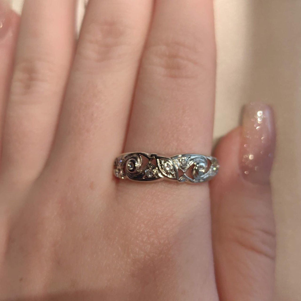 1940s Diamond Floral 18k White Gold Wedding Band Ring