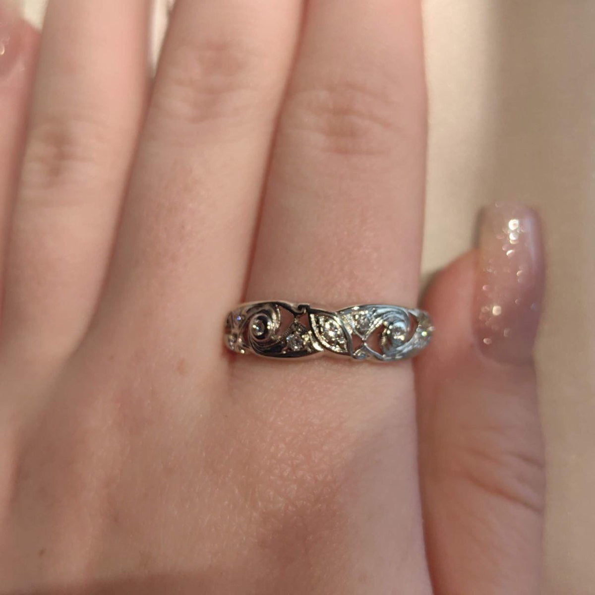 1940s Diamond Floral 18k White Gold Wedding Band Ring