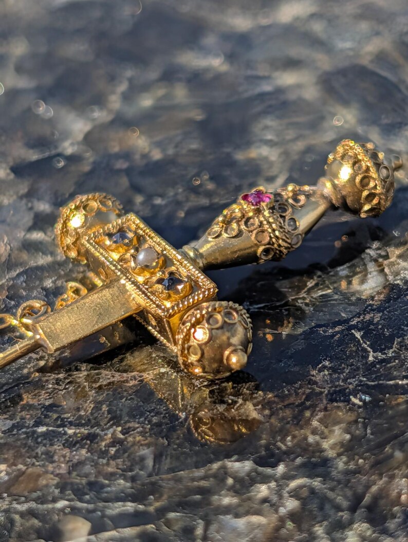 1890s Historicist 18k Gold Sword Brooch Stick Pin Natural Sapphires Ruby Pearl Filigree US Duty-Free HTS 9706 — photo 7