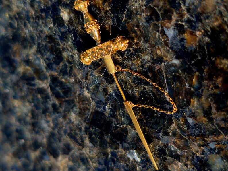 1890s Historicist 18k Gold Sword Brooch Stick Pin Natural Sapphires Ruby Pearl Filigree US Duty-Free HTS 9706 — photo 12