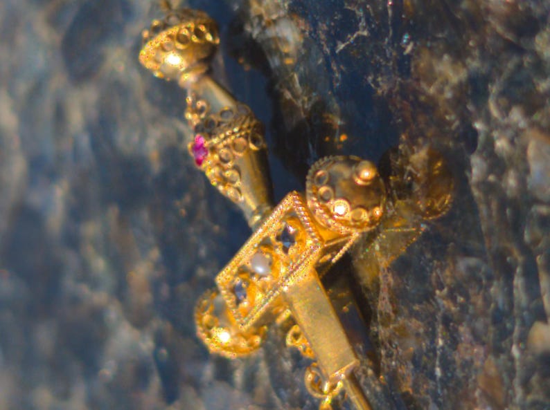 1890s Historicist 18k Gold Sword Brooch Stick Pin Natural Sapphires Ruby Pearl Filigree US Duty-Free HTS 9706 — photo 15