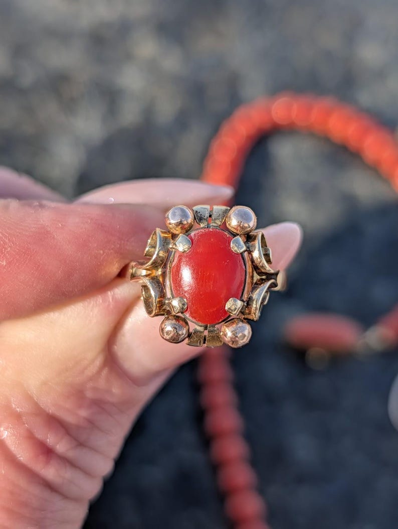 1920s Art Deco 14k Yellow Champagne Gold Natural Mediterranean Coral Ring Hungarian Hallmark Openwork US Duty-Free HTS 9706 — photo 5