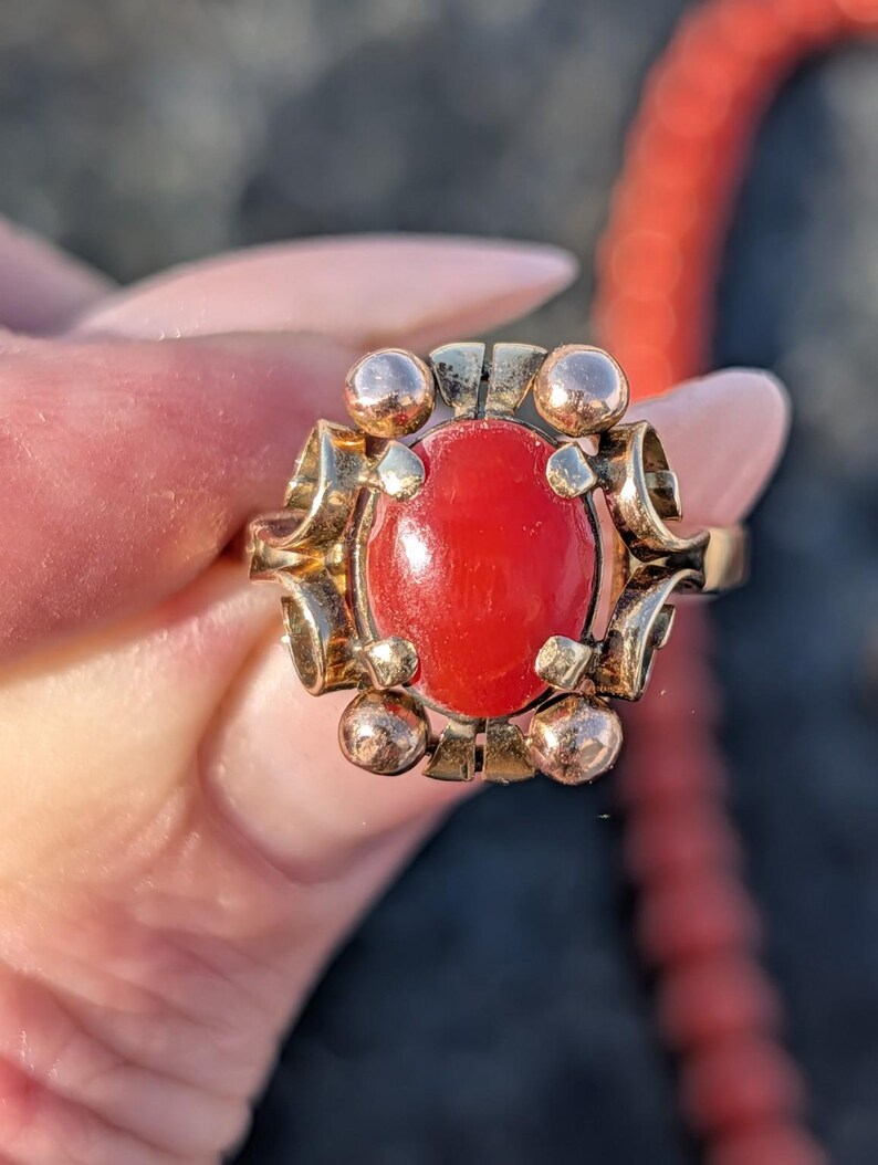 1920s Art Deco 14k Yellow Champagne Gold Natural Mediterranean Coral Ring Hungarian Hallmark Openwork US Duty-Free HTS 9706 — photo 6