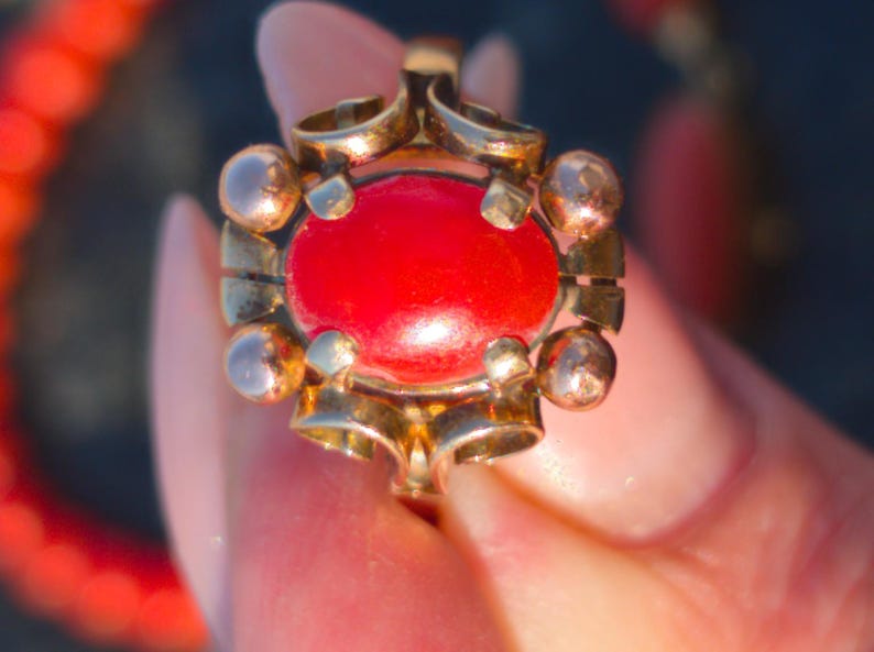 1920s Art Deco 14k Yellow Champagne Gold Natural Mediterranean Coral Ring Hungarian Hallmark Openwork US Duty-Free HTS 9706 — photo 7