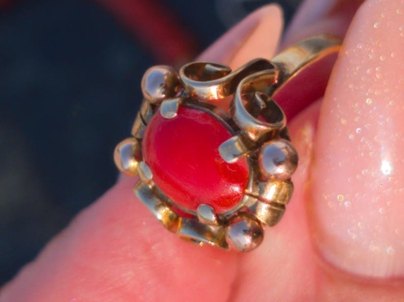 1920s Art Deco 14k Yellow Champagne Gold Natural Mediterranean Coral Ring Hungarian Hallmark Openwork US Duty-Free HTS 9706 — photo 8