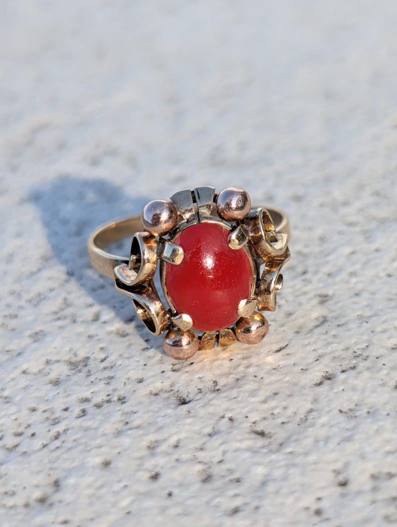 1920s Art Deco 14k Yellow Champagne Gold Natural Mediterranean Coral Ring Hungarian Hallmark Openwork US Duty-Free HTS 9706 — photo 12