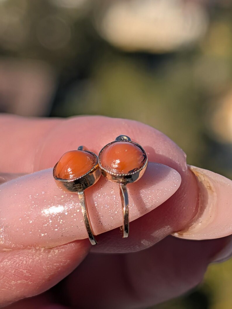 Circa 1900 Late Victorian 14k Yellow Champagne Rose Gold Mediterranean Coral Sleeper Hoop Earrings US Duty-Free HTS 9706 — photo 4