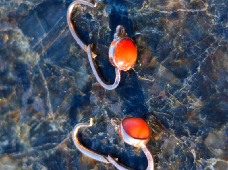 Circa 1900 Late Victorian 14k Yellow Champagne Rose Gold Mediterranean Coral Sleeper Hoop Earrings US Duty-Free HTS 9706 — photo 15
