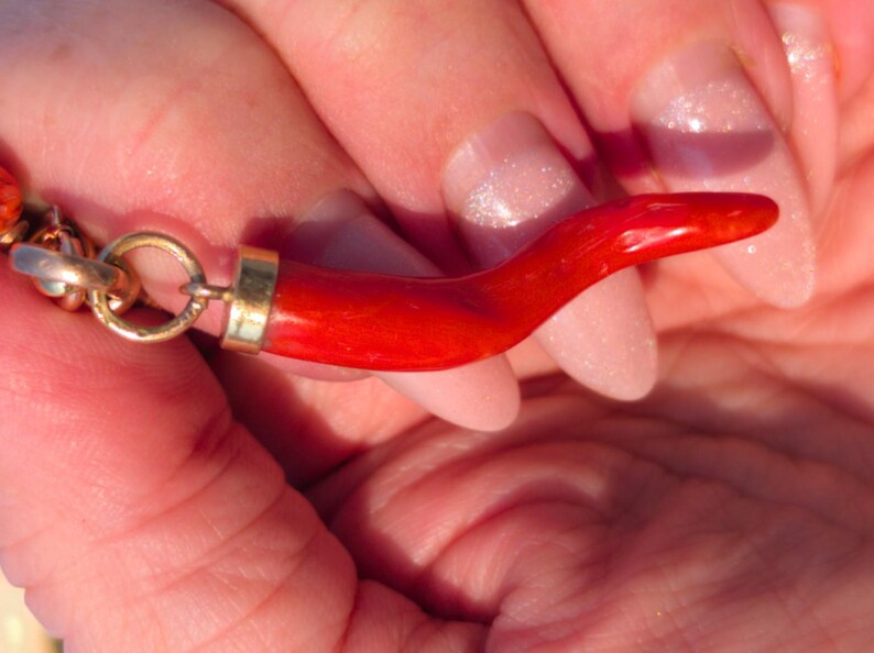 Mid Century Natural Untreated Mediterranean Coral Horn Pendant 18k Solid Yellow Gold Cap Hungarian Import Hallmark 47mm Good Luck Charm — photo 8