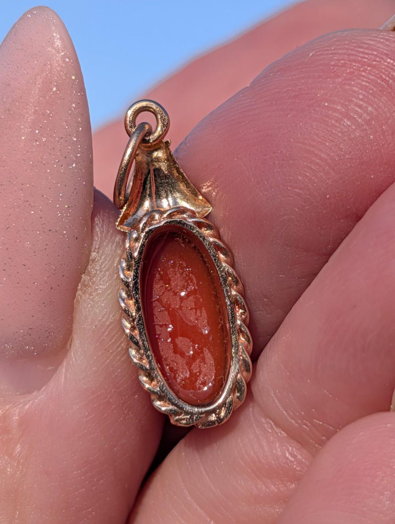 1920s Hungarian 14k Solid Gold Red Coral Pendant Oval Cabochon Openwork Filigree Scalloped Border US Duty Free HTS 9706 — photo 6