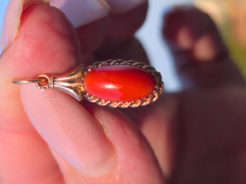 1920s Hungarian 14k Solid Gold Red Coral Pendant Oval Cabochon Openwork Filigree Scalloped Border US Duty Free HTS 9706 — photo 15