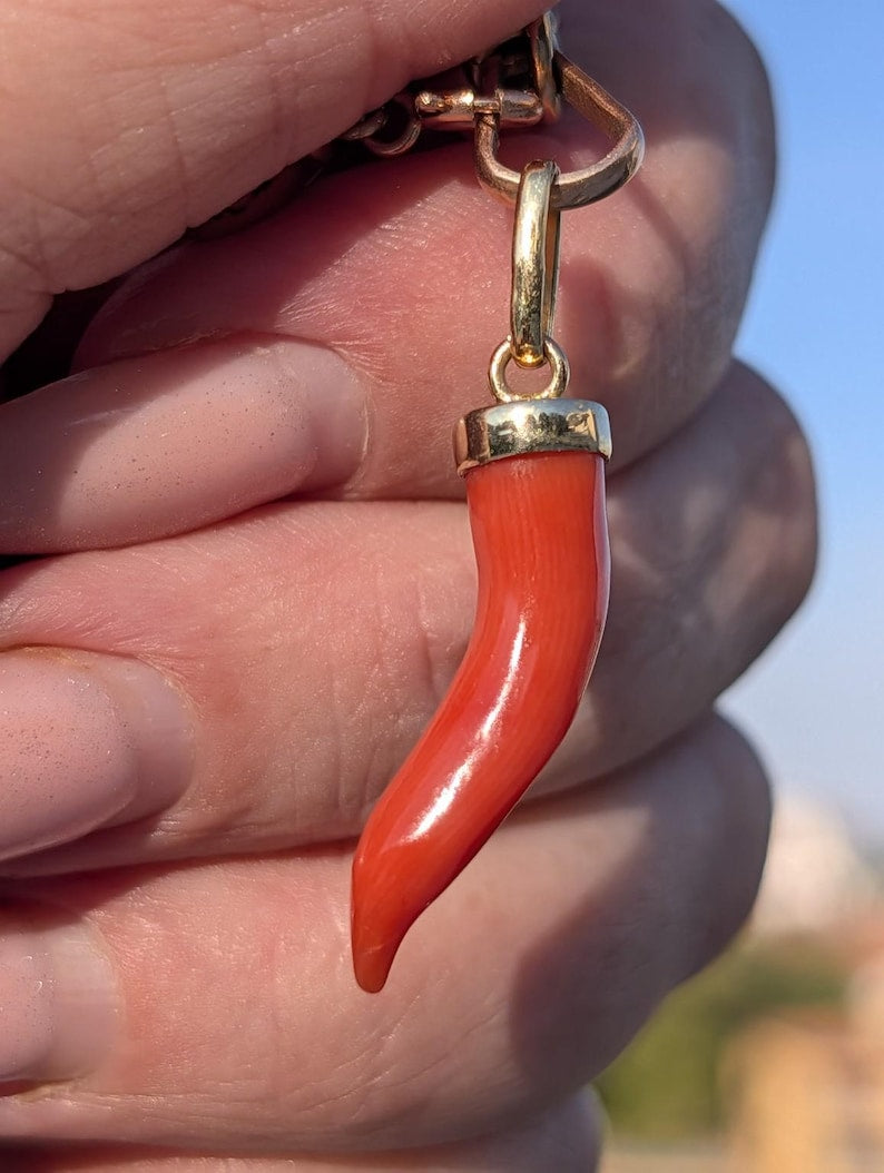 Mid Century Natural Untreated Mediterranean Coral Horn Pendant 18k Solid Yellow Gold Hungarian Import Hallmark 37.5mm Good Luck Charm — photo 1
