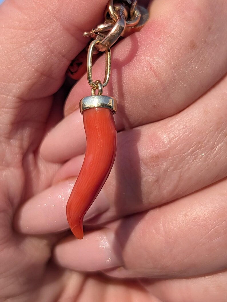 Mid Century Natural Untreated Mediterranean Coral Horn Pendant 18k Solid Yellow Gold Hungarian Import Hallmark 37.5mm Good Luck Charm — photo 3