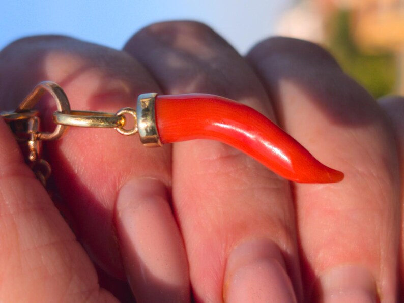 Mid Century Natural Untreated Mediterranean Coral Horn Pendant 18k Solid Yellow Gold Hungarian Import Hallmark 37.5mm Good Luck Charm — photo 10