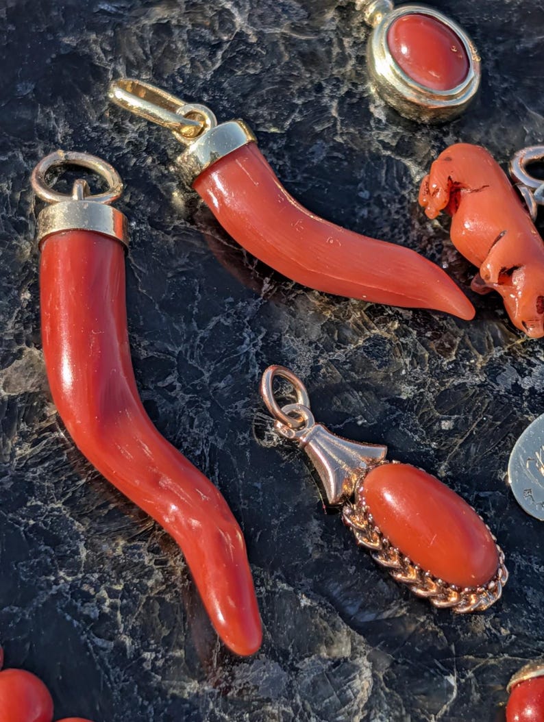 Mid Century Natural Untreated Mediterranean Coral Horn Pendant 18k Solid Yellow Gold Hungarian Import Hallmark 37.5mm Good Luck Charm — photo 12