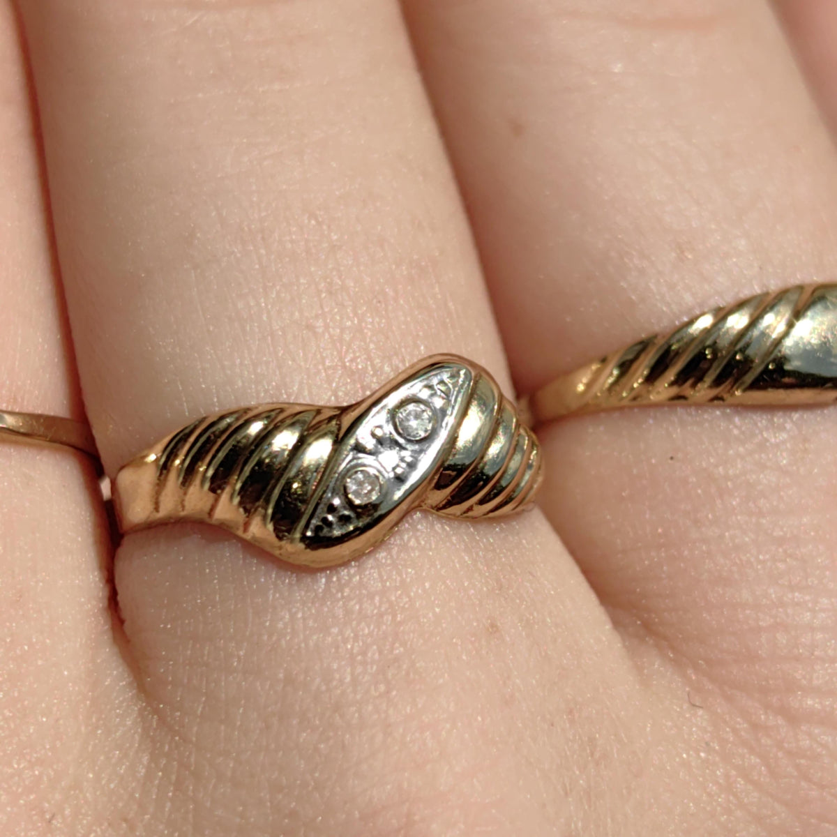 Vintage Diamond Two-Tone Gold Engagement Ring: 14k Hallmarked Band, 1980s Elegant Style