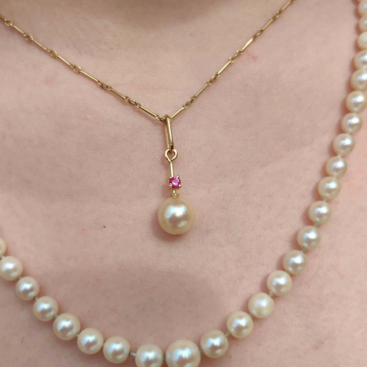 18k Solid yellow Gold  Natural Ruby Pearl Pendant 1950s Charm for Necklace or Bracelet Gift for Her