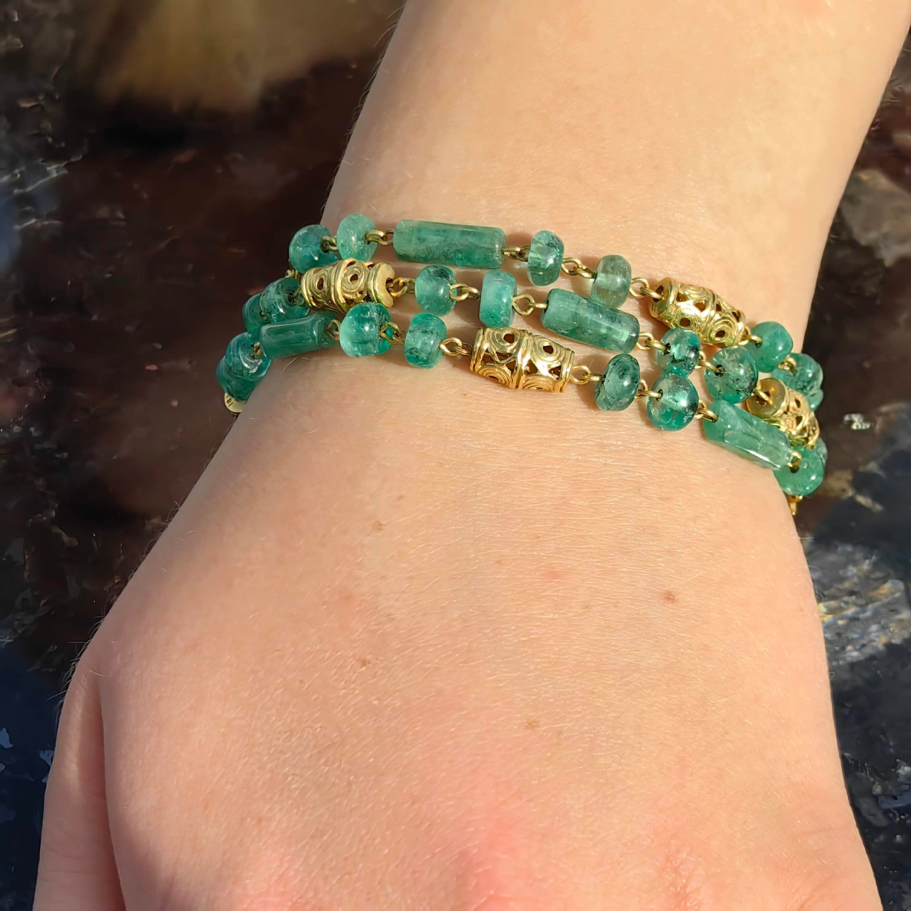 Vintage Natural Not Treated Emerald and 18k carved Gold Beaded Necklace Bracelet