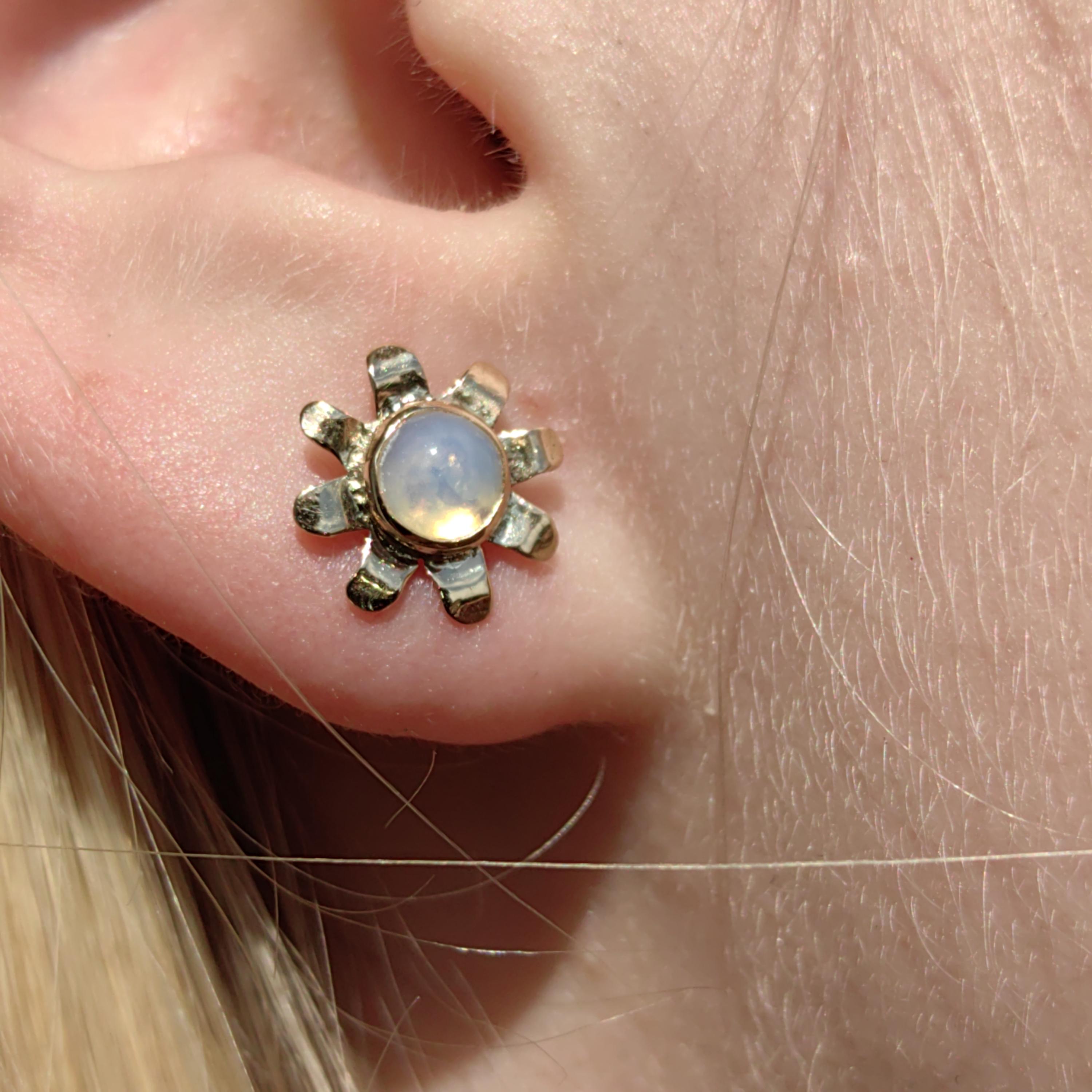 Vintage 14k Gold Opal Flower Stud Earrings: Art Nouveau Floral Design