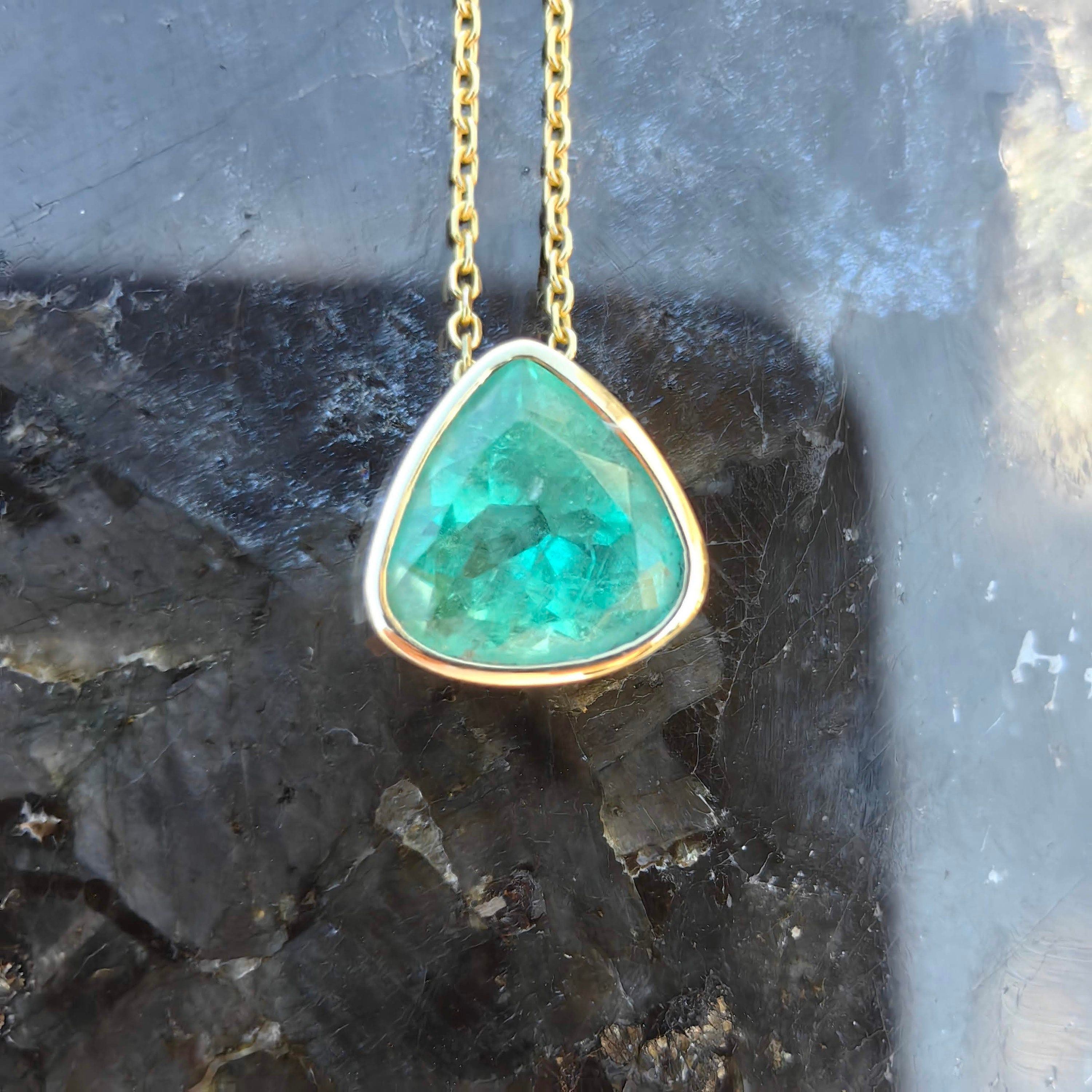Antique Vintage Emerald Gold Pendant Necklace