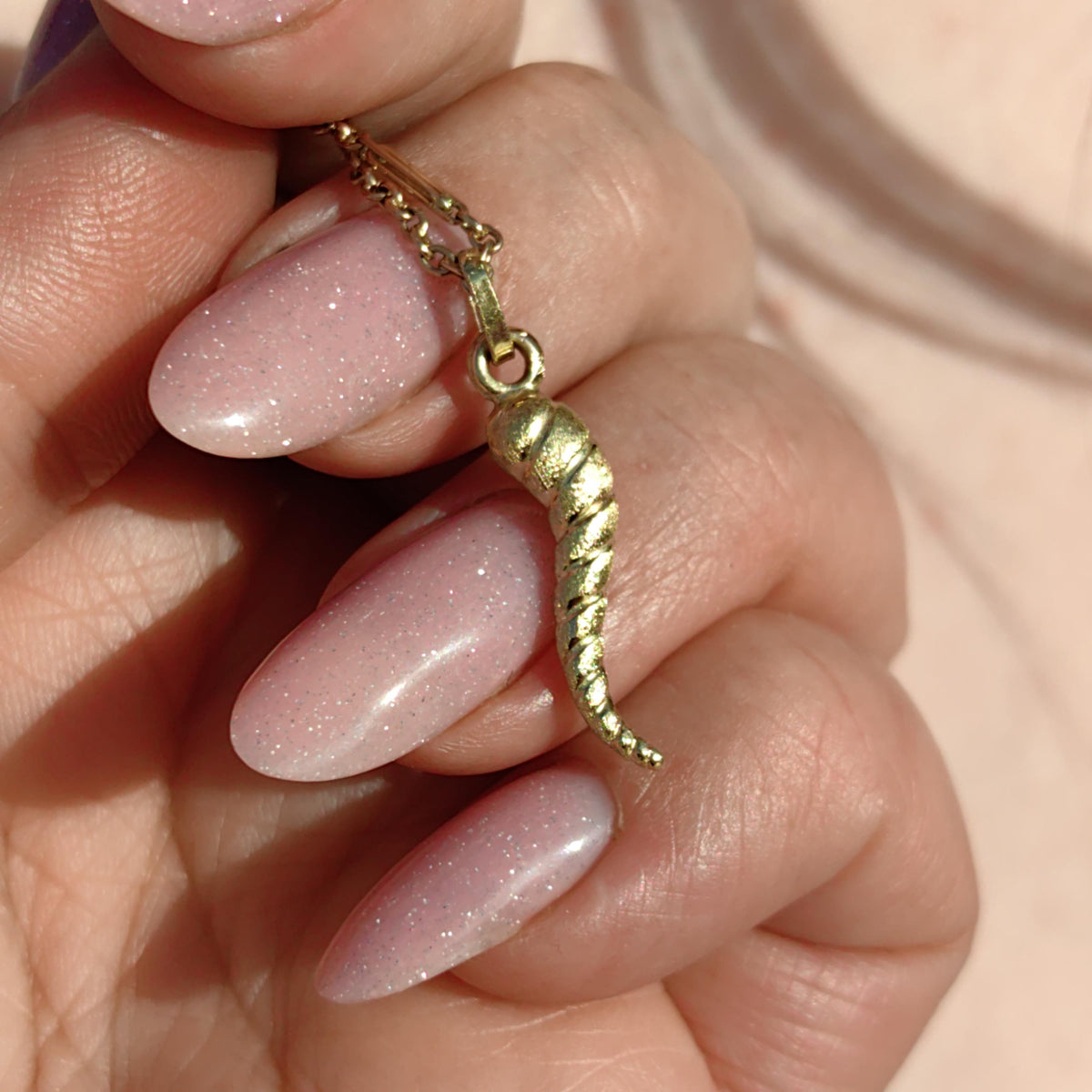 14k Solid Hallmarked Yellow Gold Twisted Curved Horn Necklace Pendant - Vintage 1970s Bracelet Charm Elegant dainty Gift for Her Present