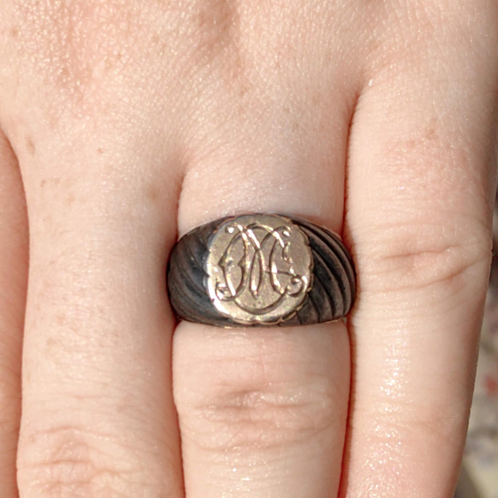 Victorian 14k Gold Initial Signet Ring: Antique Coat of Arms Seal
