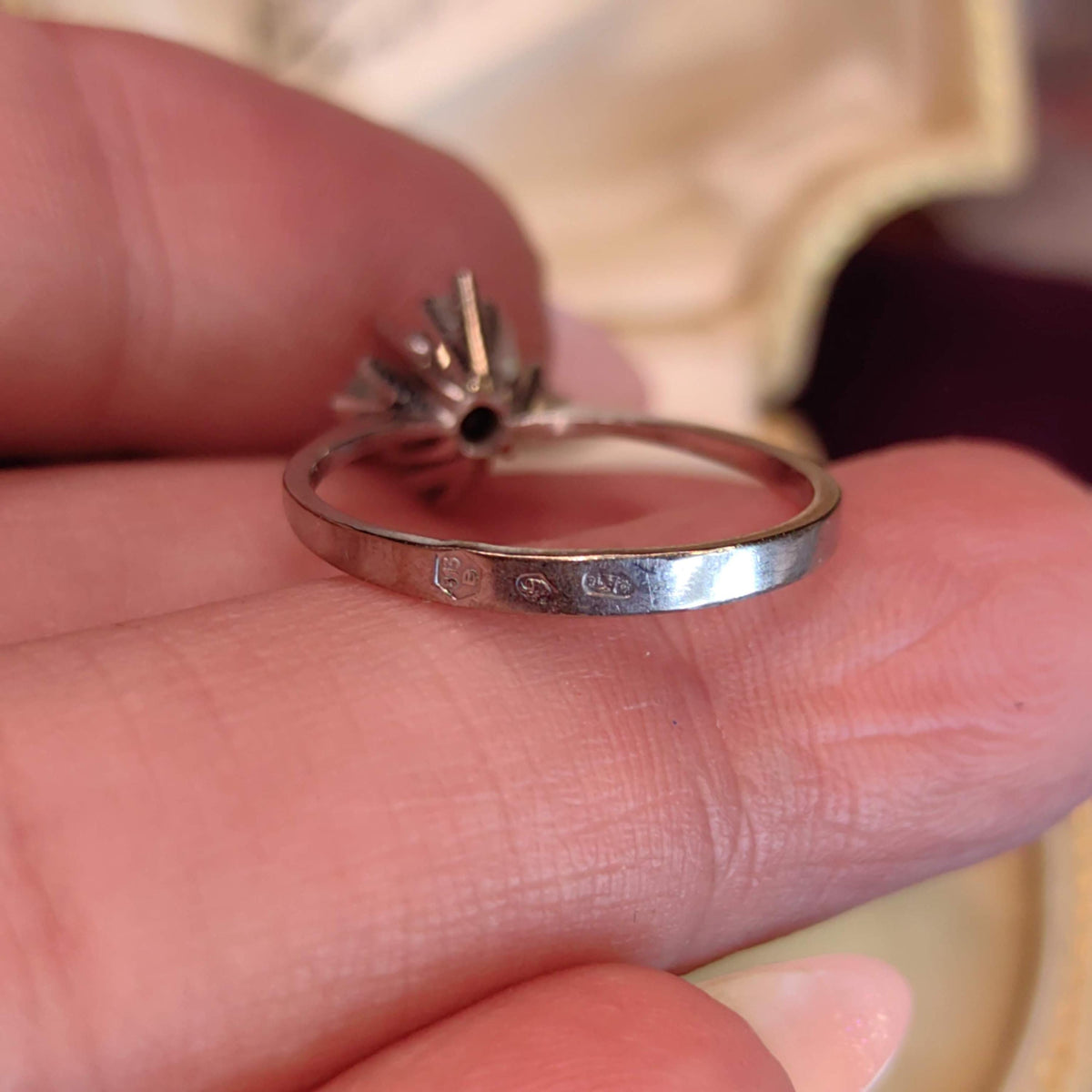 Vintage Natural Diamond 18k Hallmarked Solid  White Gold Star Shaped Dainty Magical Engagement Solitaire Wedding Ring Gift for Her