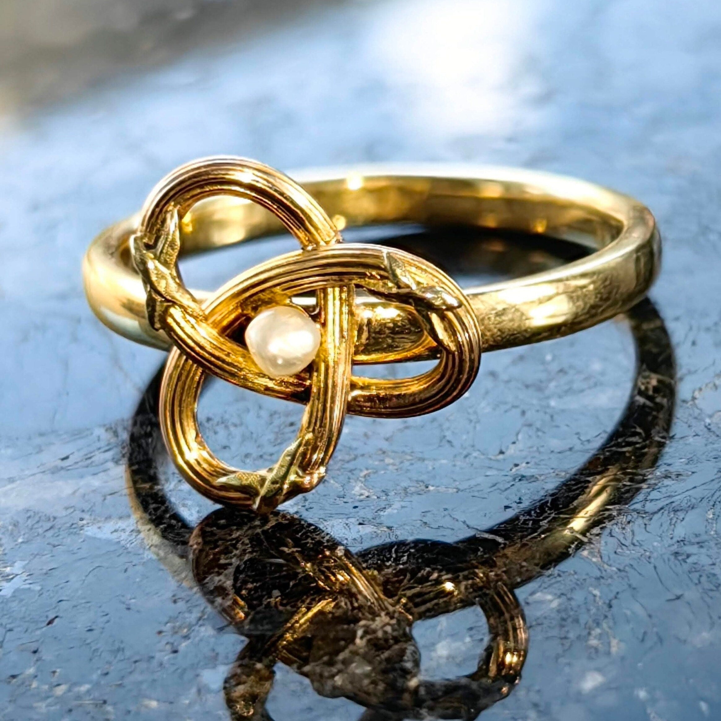 Antique Art Nouveau Vintage Pearl 14K Yellow Solid Gold Dainty Infinity Ring