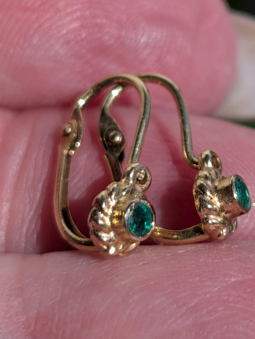 14k 585 Hallmarked Gold Heart Natural Emerald Solid Hallmarked Yellow Champagne 1950s Mid Century Dormouse Gift for her Antique Earrings