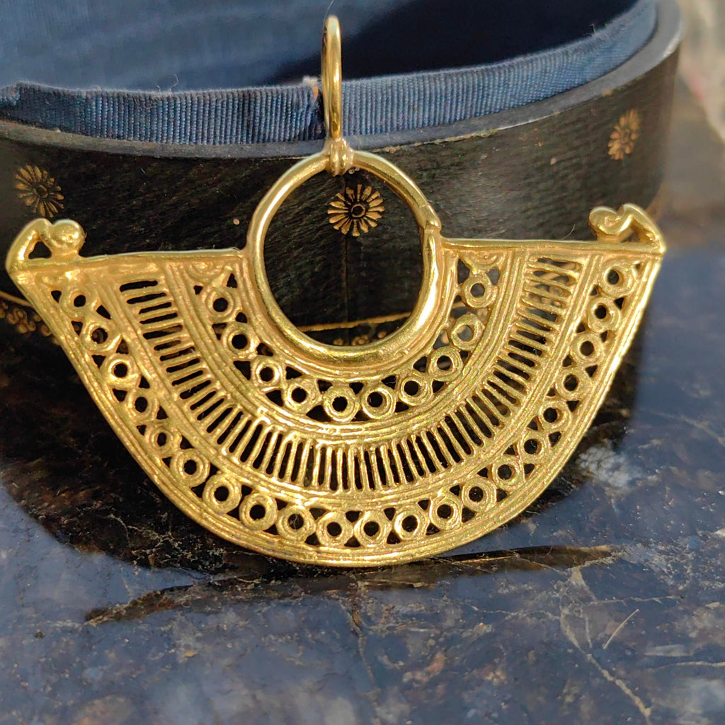 Vintage 18k Yellow Gold Egyptian Style Pendant: Filigree Boho Statement