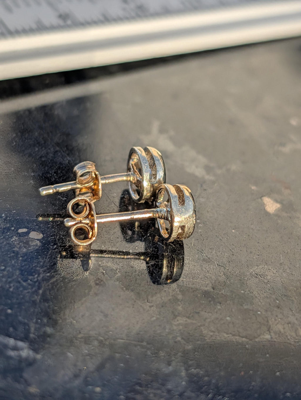 1980s Vintage Diamond Stud Earrings 14k 585 Yellow Gold, Bezel Set Solitaire Brilliant Cut push Back Gift for Her