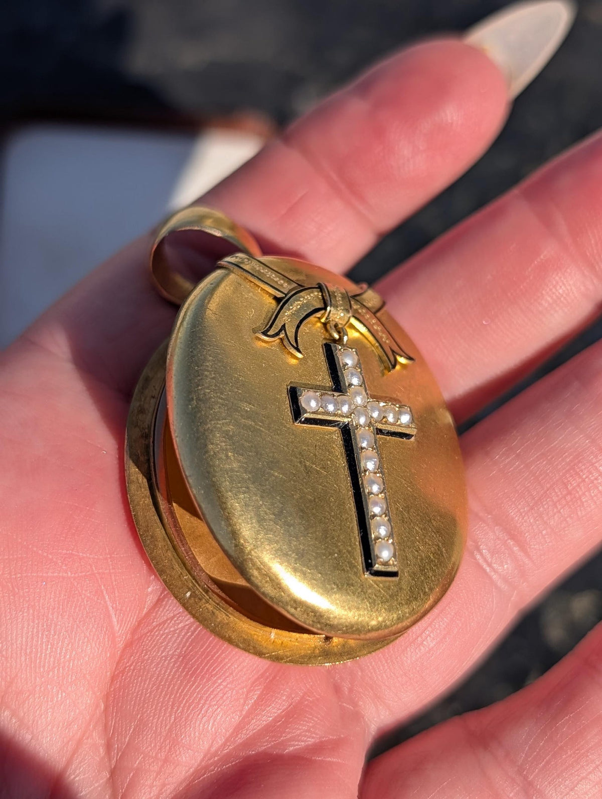 Victorian mourning locket pearl cross detail