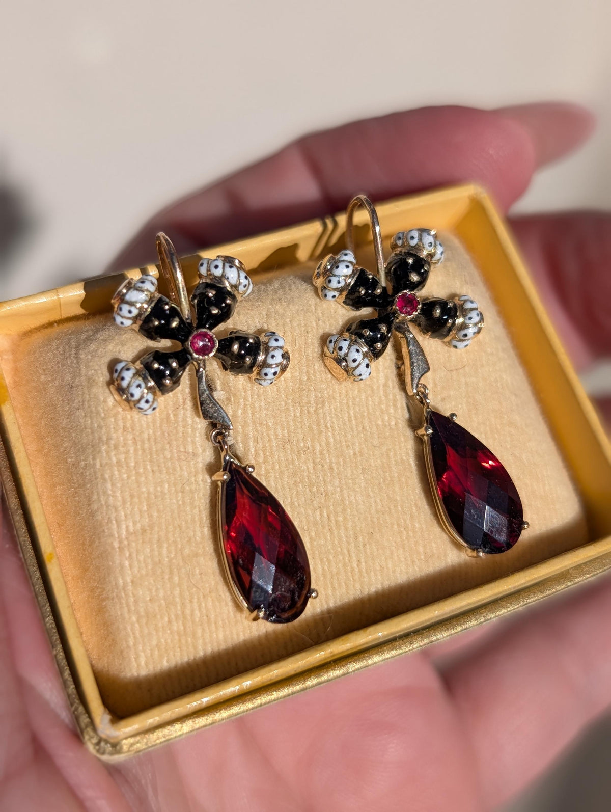 Antique 14k gold enamel garnet Moretti earrings – photo 3
